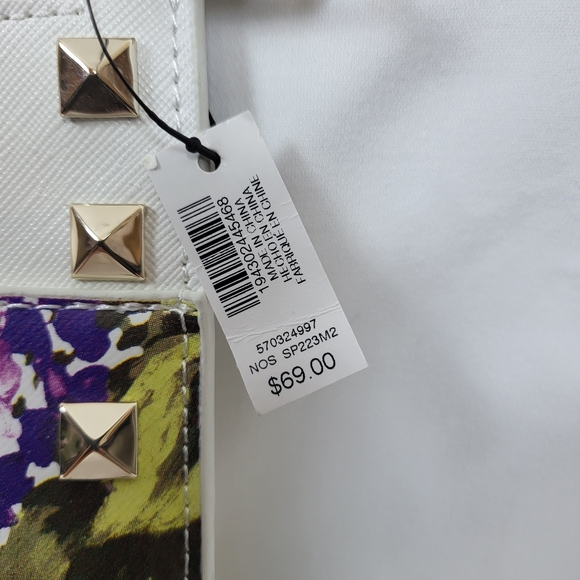 White‎ House Black Market White Purple Hydrangea Studded Wristlet Clutch New - Picture 4 of 10